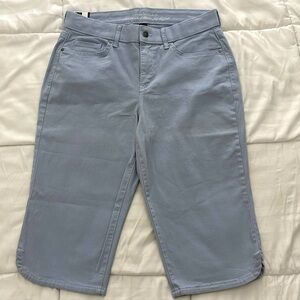 Gloria Vanderbilt capri pants